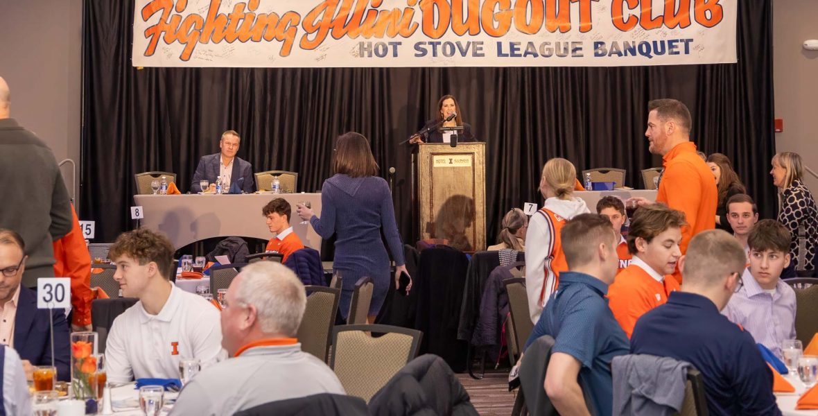 Record crowd hears tales from Sean Casey at 2025 Hot Stove Banquet